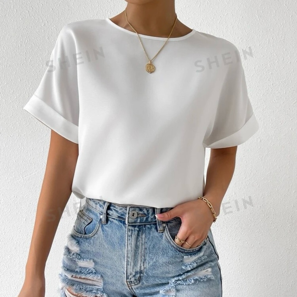 New | White Short Sleeve Batwing Sleeve Key Hole Back Blouse | Size Large (8/10)
